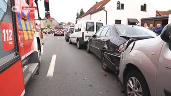 Stekene: Vier auto's botsen, drie mensen gewond