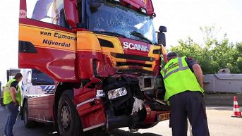 Derde ochtend op rij zware verkeershinder door ongevallen met vrachtwagens op E17