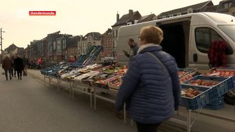 Markt Dendermonde: Weinig marktkramers, weinig marktgangers