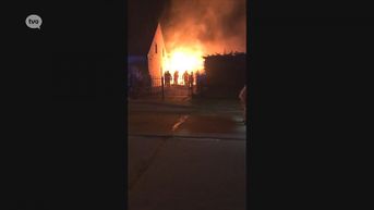 Garage brandt volledig uit in Kemzeke, vermoedelijk door kortsluiting