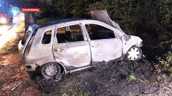 Auto uitgebrand in Denderleeuw, alles wijst op brandstichting