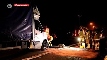Bizar ongeval op E17: Poolse vrachtwagen rijdt in op stilstaand voertuig