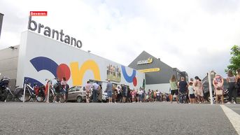 Honderden mensen naar uitverkoop van Brantano in Beveren
