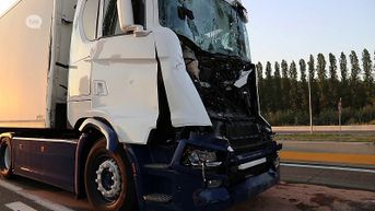 Melsele: Vrachtwagenchauffeur levensgevaarlijk gewond na botsing tegen tankwagen
