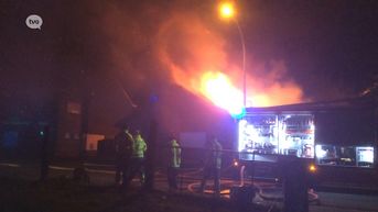 Twee tachtigers komen om bij uitslaande woningbrand in Nieuwerkerken