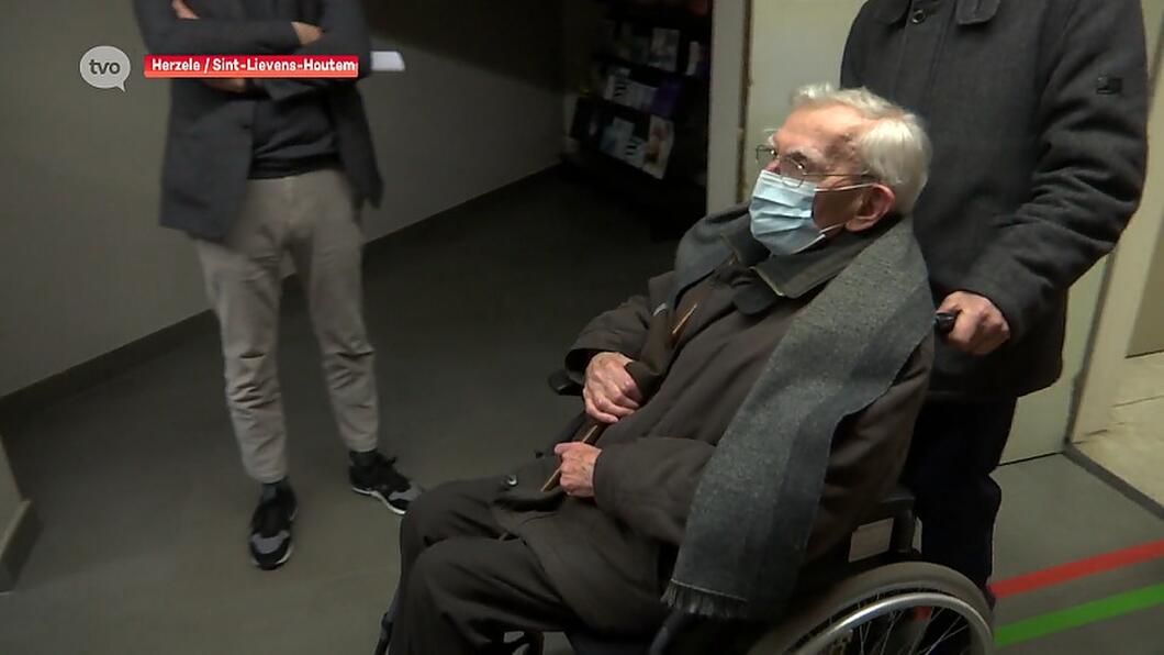 104-year-old in Herzele does not hesitate for injection from AstraZeneca