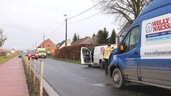 Postbode gewond na aanrijding op postauto in Belsele