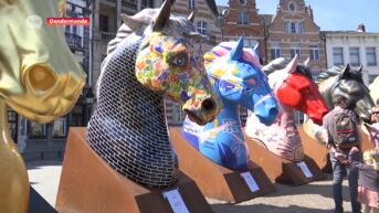 Tot 30.000 euro geboden voor Dendermondse kunstige paardenhoofden