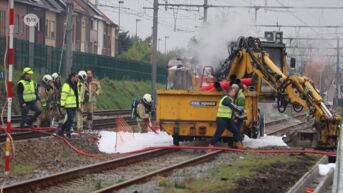 Spoorkraan brandt uit in Ninove, treinverkeer tijdelijk stilgelegd