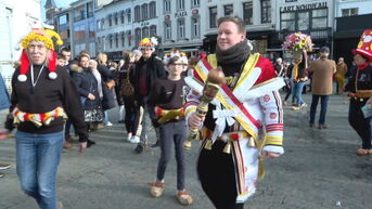 Aalsterse Gilles trekken al dansend door de straten voor generale repetitie carnaval