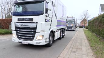 Erehaag met 50 vrachtwagens: imposant afscheid voor chauffeur Jeroen (40)