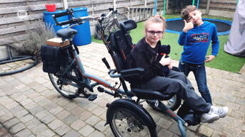 Dankzij jullie steun heeft Danou (11) uit Beveren haar rolstoelfiets