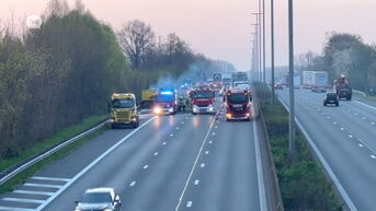 Brandende vrachtwagen zorgt voor urenlang aanschuiven op E40 tussen Aalst en Wetteren
