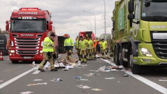 Gekantelde vuilniswagen verspert E17-klaverblad in Sint-Niklaas