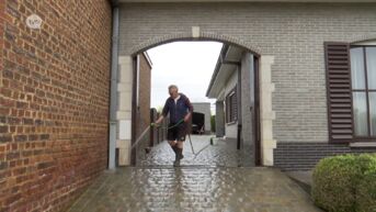 Hevige regenbui verandert straten in modderstromen in Schendelbeke