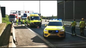 Drie mensen in levensgevaar bij verkeersongeval met drie voertuigen in Beverentunnel
