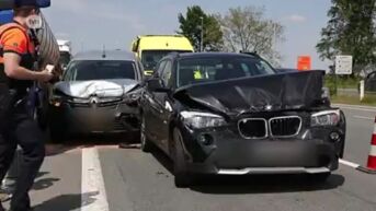 Sint-Niklaas: passagier gewond bij ongeval met drie wagens op N41