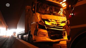 Zware verkeershinder door ongeval met drie vrachtwagens in Beverentunnel