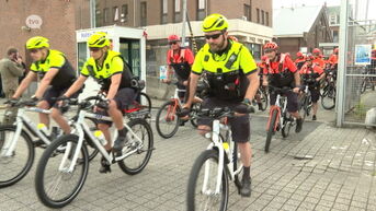 Fietsbrigade van Sint-Niklase politie in nationale défilé in Brussel, ook veiligheidsagente Lize (18) uit Aalst stapt mee