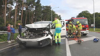 Jonge bestuurster zwaargewond na aanrijding met vrachtwagen in Waasmunster