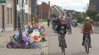 Kinderen massaal per fiets of te voet naar school tijdens Strapdag