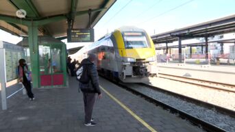 Vele pendelaars in Denderleeuw nemen toch nog trein naar Brussel ondanks terreurdreiging