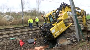 Treinverkeer onderbroken door aanrijding tussen trein en spoorkraan in Belsele