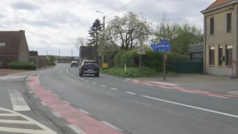Proefopstelling met verkeerslichten op komst op kruispunt N42 met Schipstraat in Herzele
