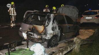 Auto in brand gestoken in Sint-Niklaas, daders nog spoorloos
