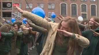 Gentse Sint-Bavoschool breekt wereldrecord 'dabben'