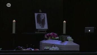 Meer dan duizend mensen wonen begrafenis Fay Buggenhout bij