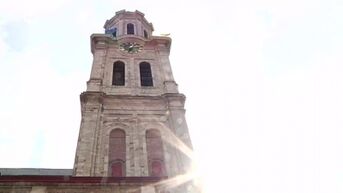 Slechtvalk legt weer eieren in toren Sint-Laurentiuskerk Lokeren
