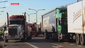 Kilometerslange file na ongeval met drie vrachtwagens op E17 in Kruibeke