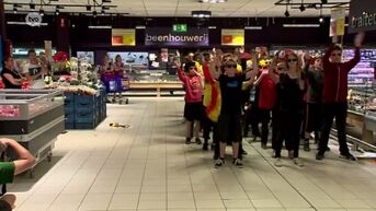 Overwinning Rode Duivels gevierd met flashmob in supermarkt
