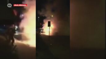 Sint-Niklaas: Auto met LPG-tank vliegt in brand en zet straat in rep en roer