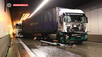 Ongeval met vijf trucks in Liefkenshoektunnel